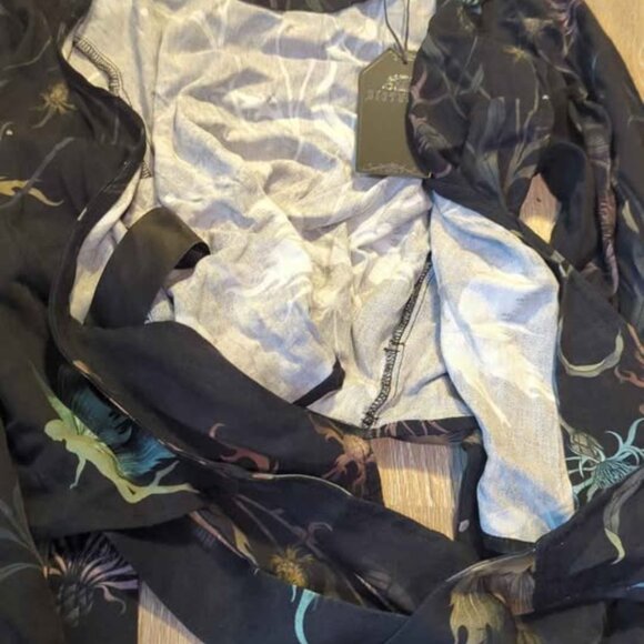 Disturbia rosanella floral print flare sleeve wrap top size 8 new - Picture 2 of 4